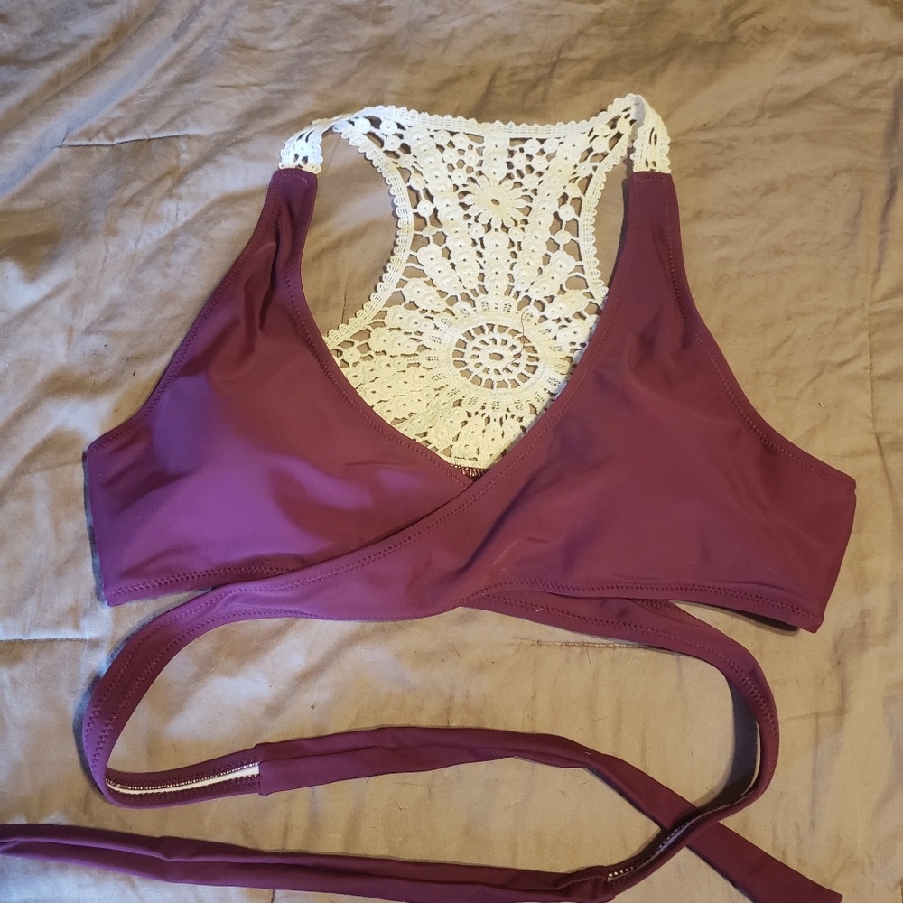 Bikini - Picture 2 of 3